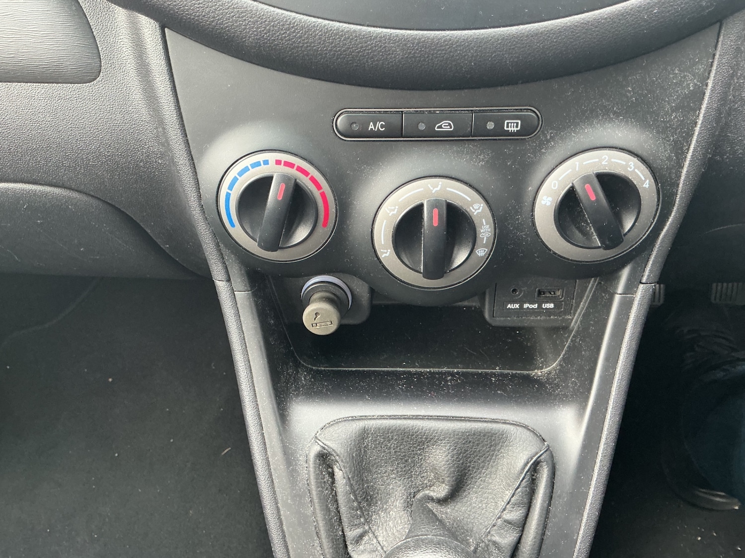 Used Hyundai i10 2012 for sale - 76940477: Photo 14