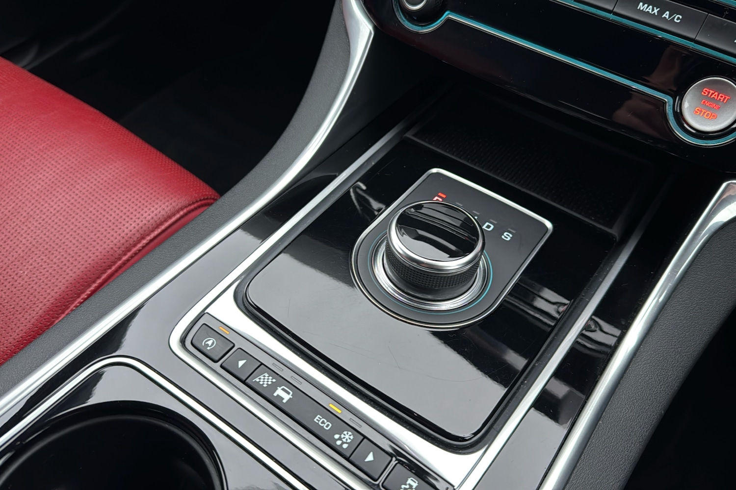 Used Jaguar XE 2017 for sale - 76732626: Photo 13