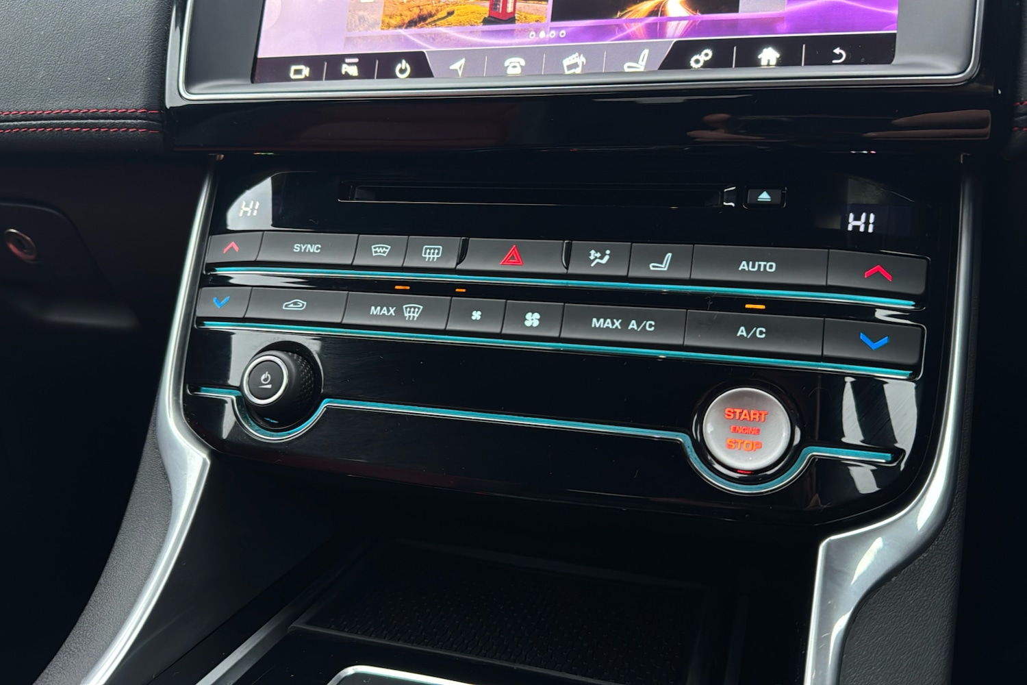 Used Jaguar XE 2017 for sale - 76732626: Photo 16