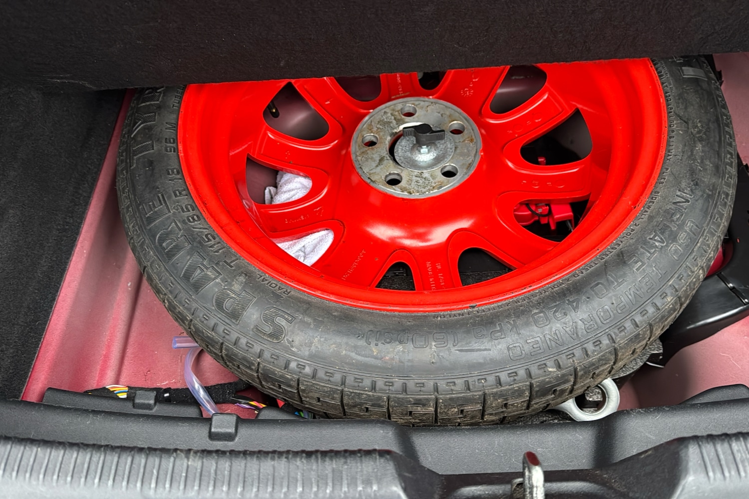 Used Jaguar XE 2017 for sale - 76732626: Photo 24