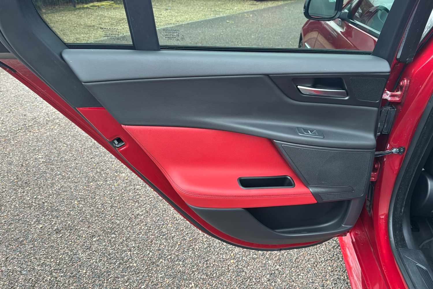 Used Jaguar XE 2017 for sale - 76732626: Photo 38