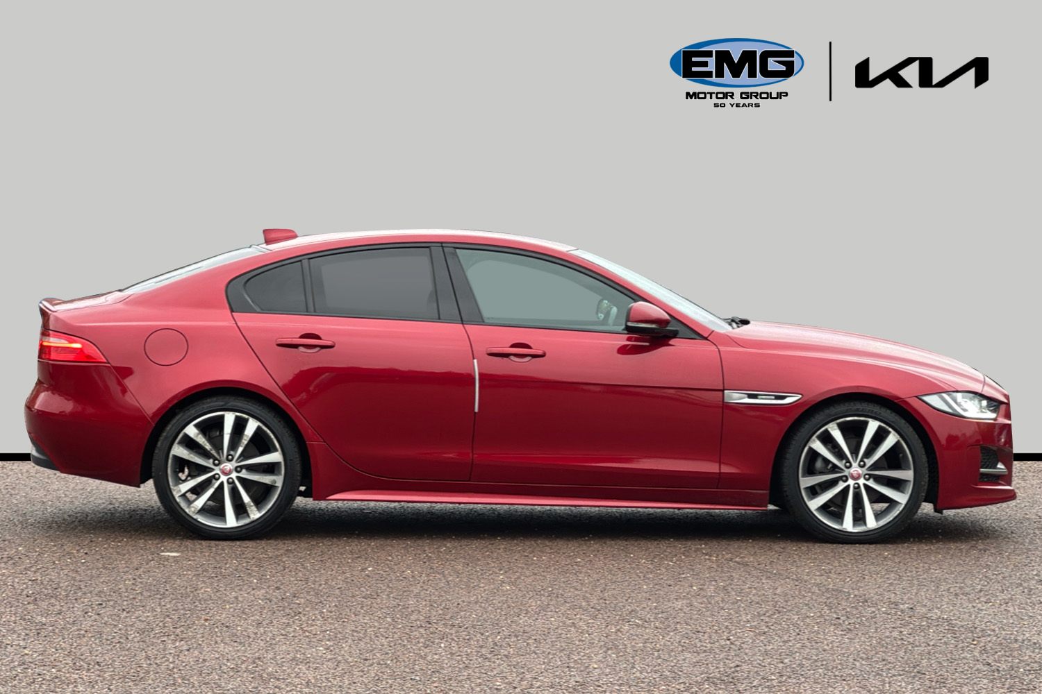 Used Jaguar XE 2017 for sale - 76732626: Photo 4
