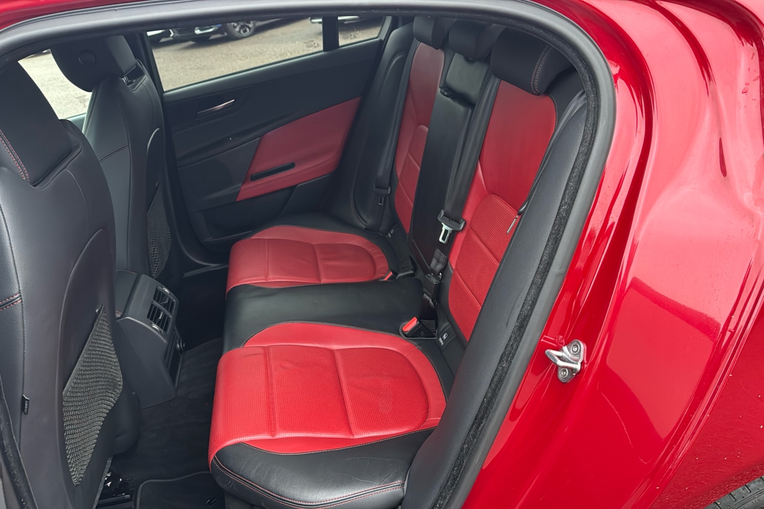 Used Jaguar XE 2017 for sale - 76732626: Photo 41