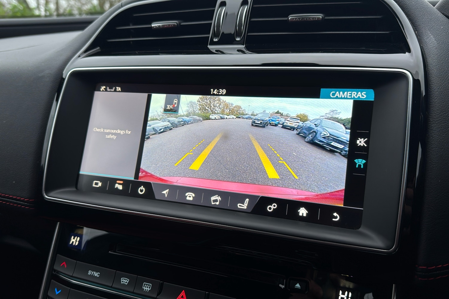 Used Jaguar XE 2017 for sale - 76732626: Photo 48