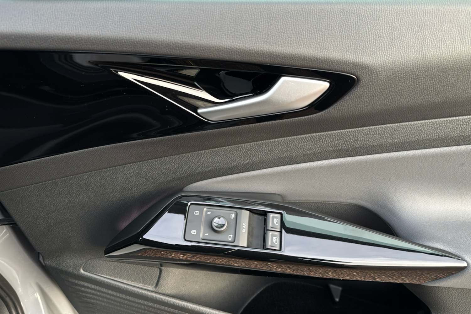 Used Volkswagen ID.4 2022 for sale - 76541104: Photo 45