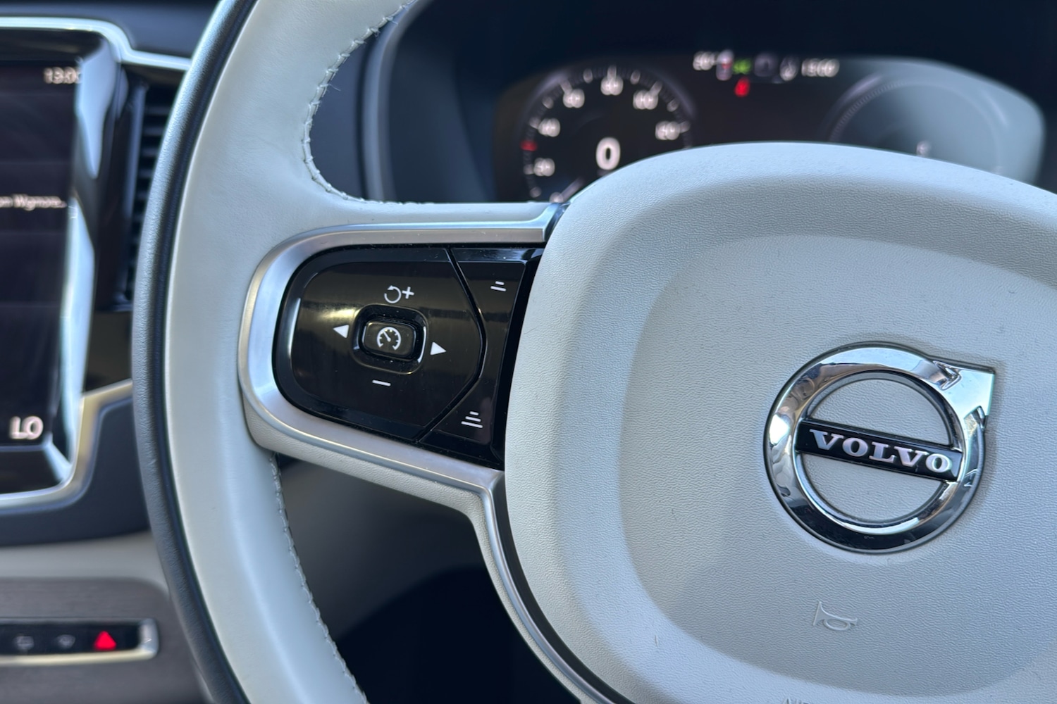 Used Volvo XC90 2021 for sale - 76705395: Photo 17