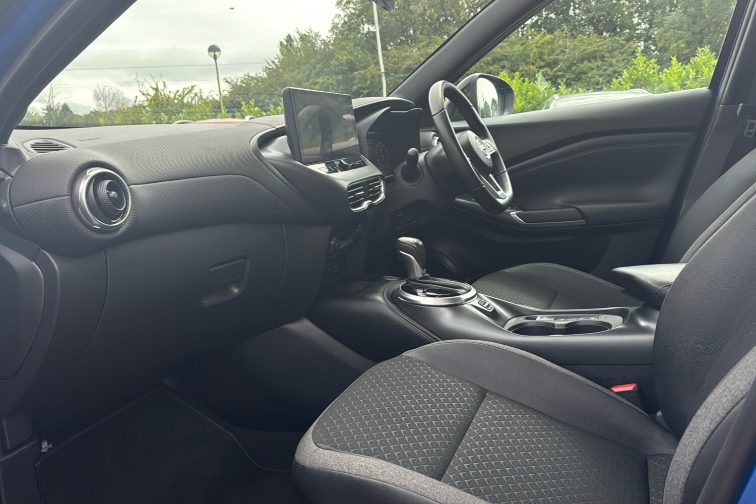 Nissan Juke 1.6 N Connecta Suv 5dr Petrol Hybrid Auto Euro 6 143 Ps Petrol - Picture 11 of 24