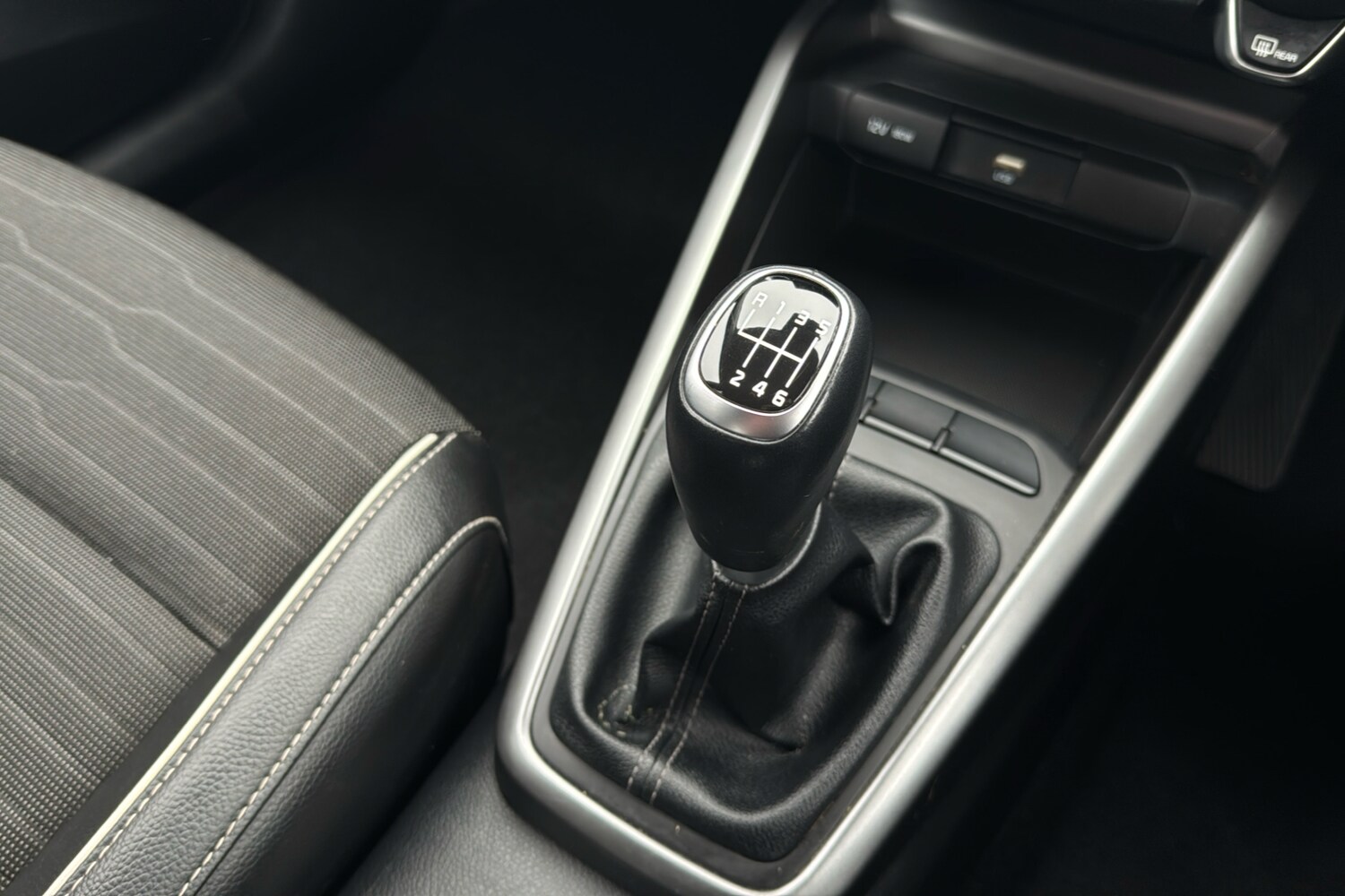 Used Kia Stonic 2024 for sale - 77675240: Photo 13