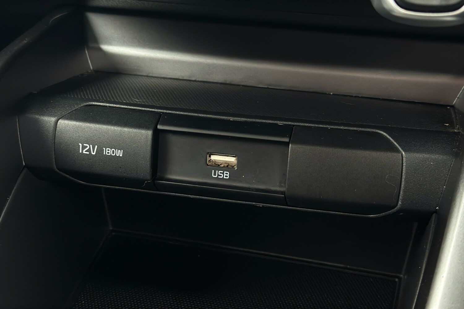 Used Kia Stonic 2024 for sale - 77675240: Photo 22