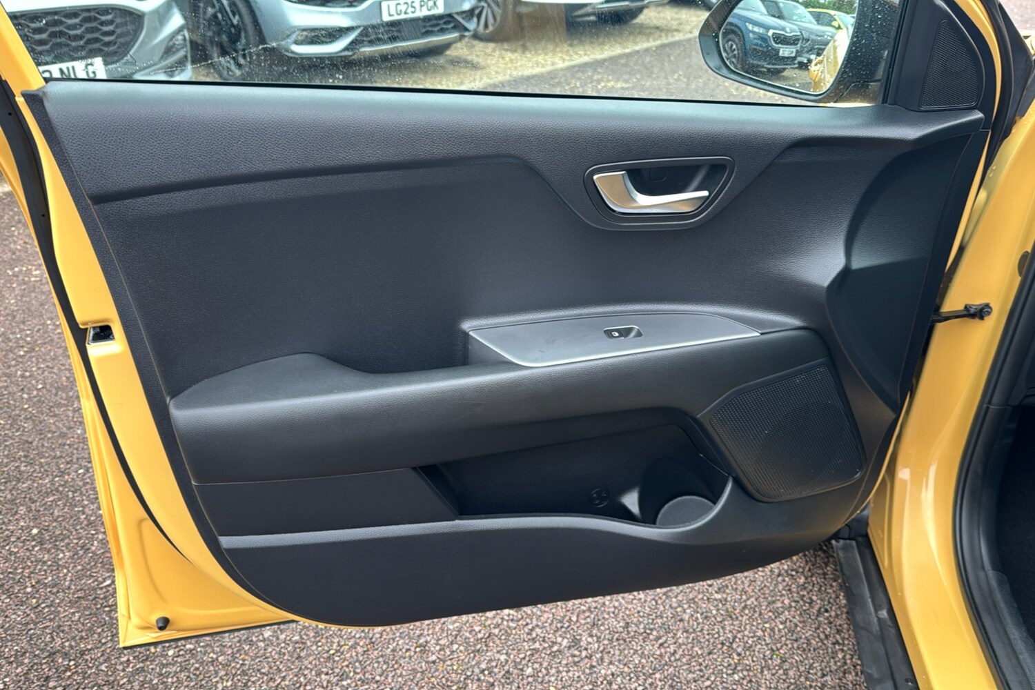 Used Kia Stonic 2024 for sale - 77675240: Photo 40