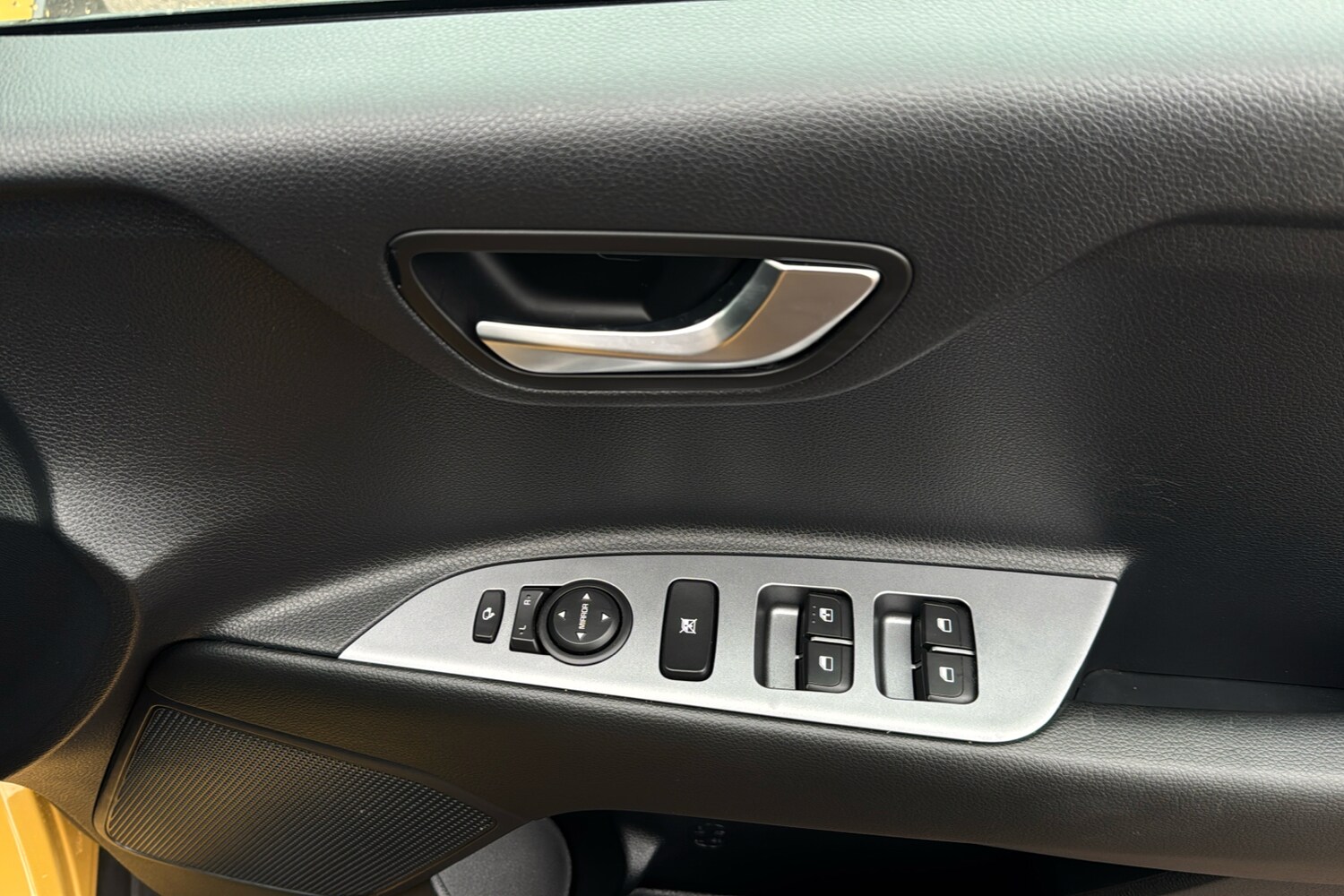 Used Kia Stonic 2024 for sale - 77675240: Photo 44