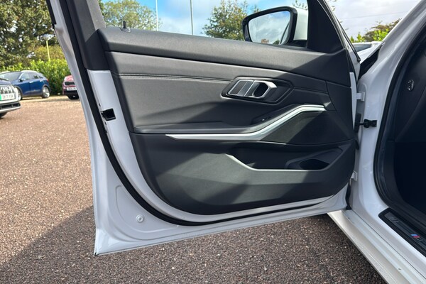 Used BMW 3 Series for sale - 76248922: Photo 36