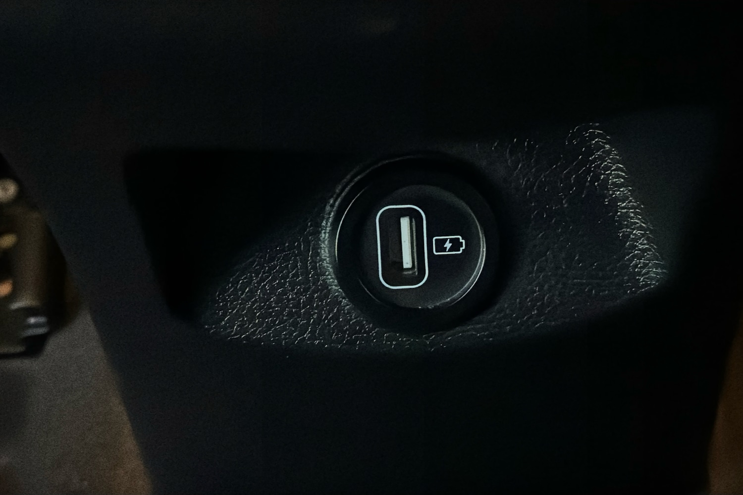 Used Kia Stonic 2022 for sale - 77135248: Photo 40