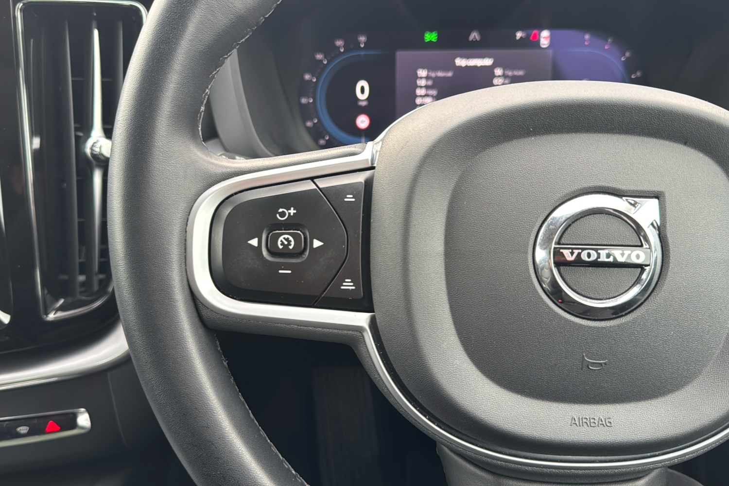 Used Volvo XC60 2022 for sale - 77159814: Photo 17