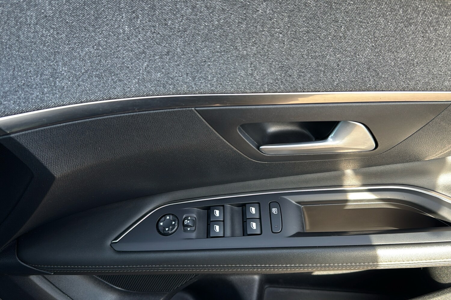 Used Peugeot 3008 2020 for sale - 77609700: Photo 46