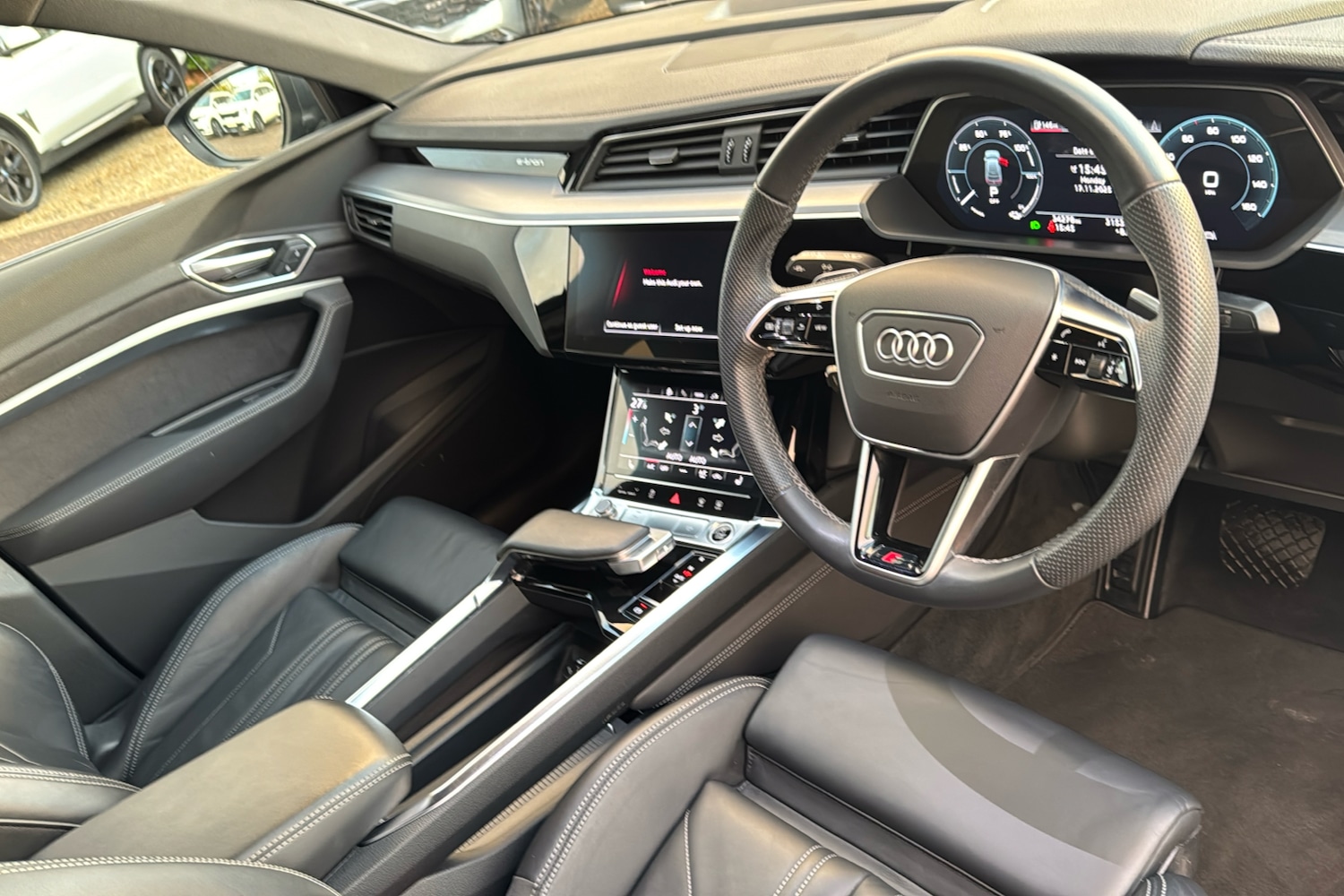 Used Audi e-tron 2022 for sale - 76732608: Photo 10