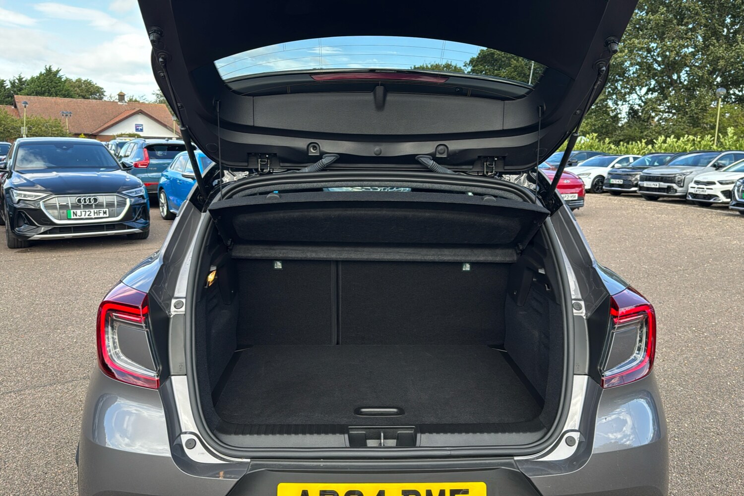 Used Renault Captur 2024 for sale - 75816626: Photo 19