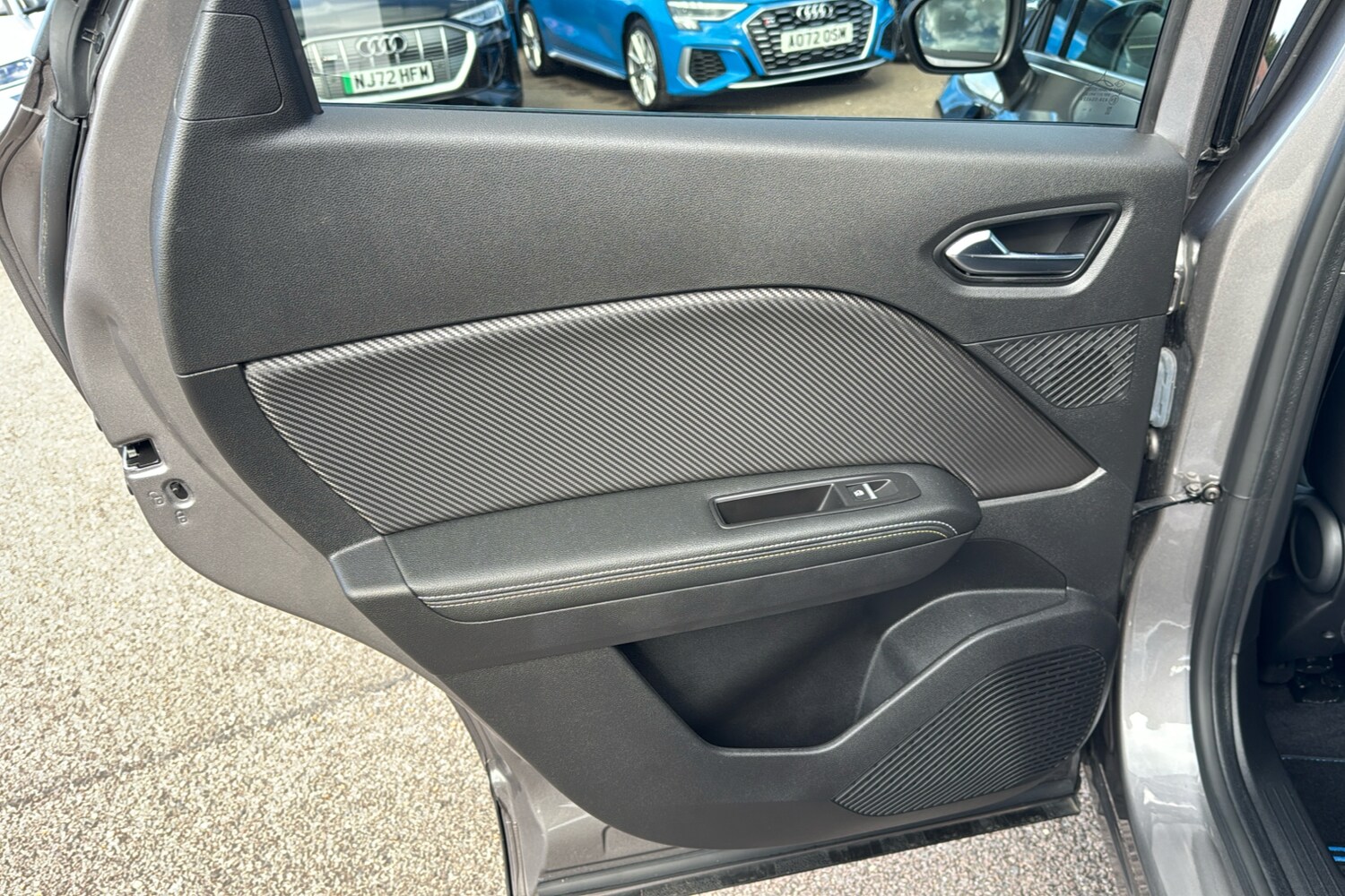 Used Renault Captur 2024 for sale - 75816626: Photo 37