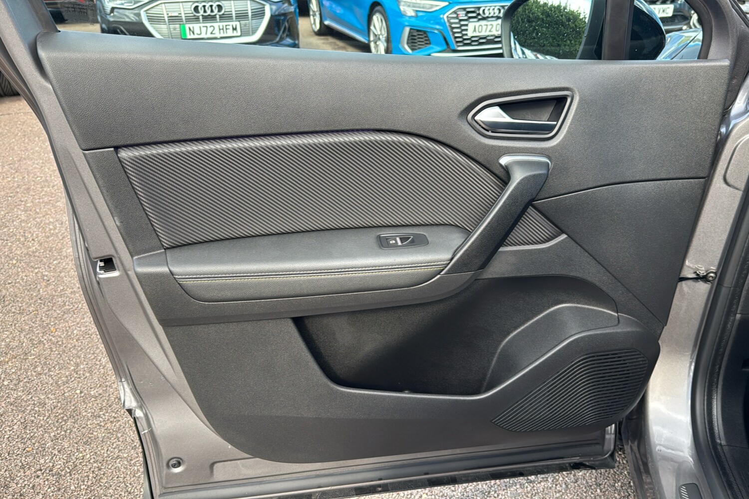 Used Renault Captur 2024 for sale - 75816626: Photo 41