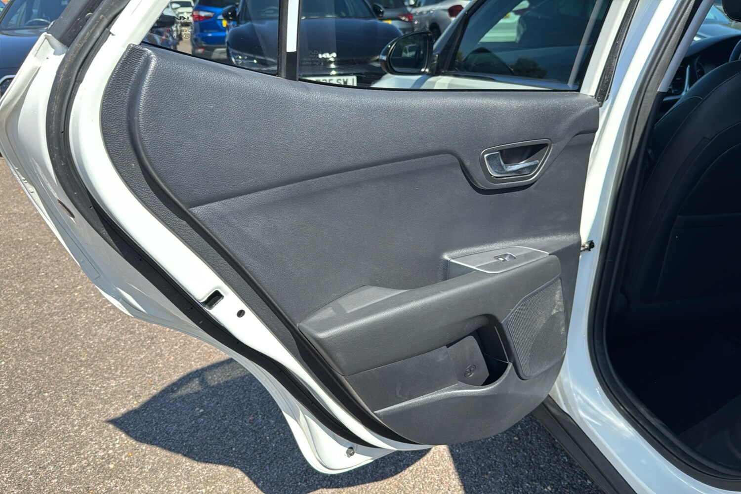 Used Kia Stonic 2023 for sale - 75970093: Photo 37