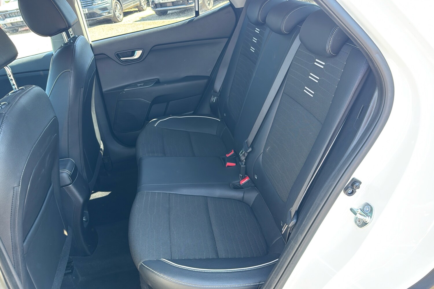 Used Kia Stonic 2023 for sale - 75970093: Photo 39