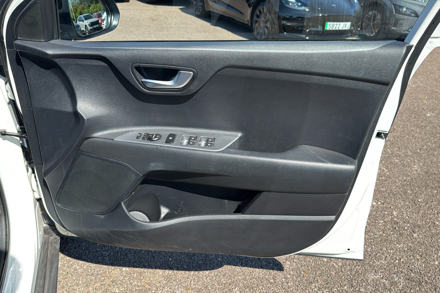 Used Kia Stonic 2023 for sale - 75970093: Photo 43