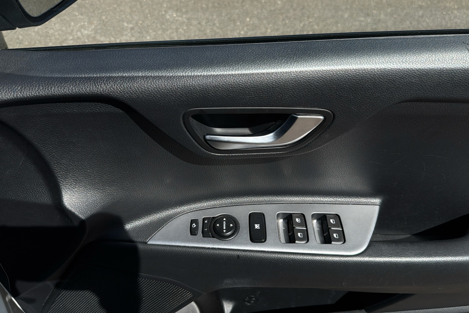Used Kia Stonic 2023 for sale - 75970093: Photo 44