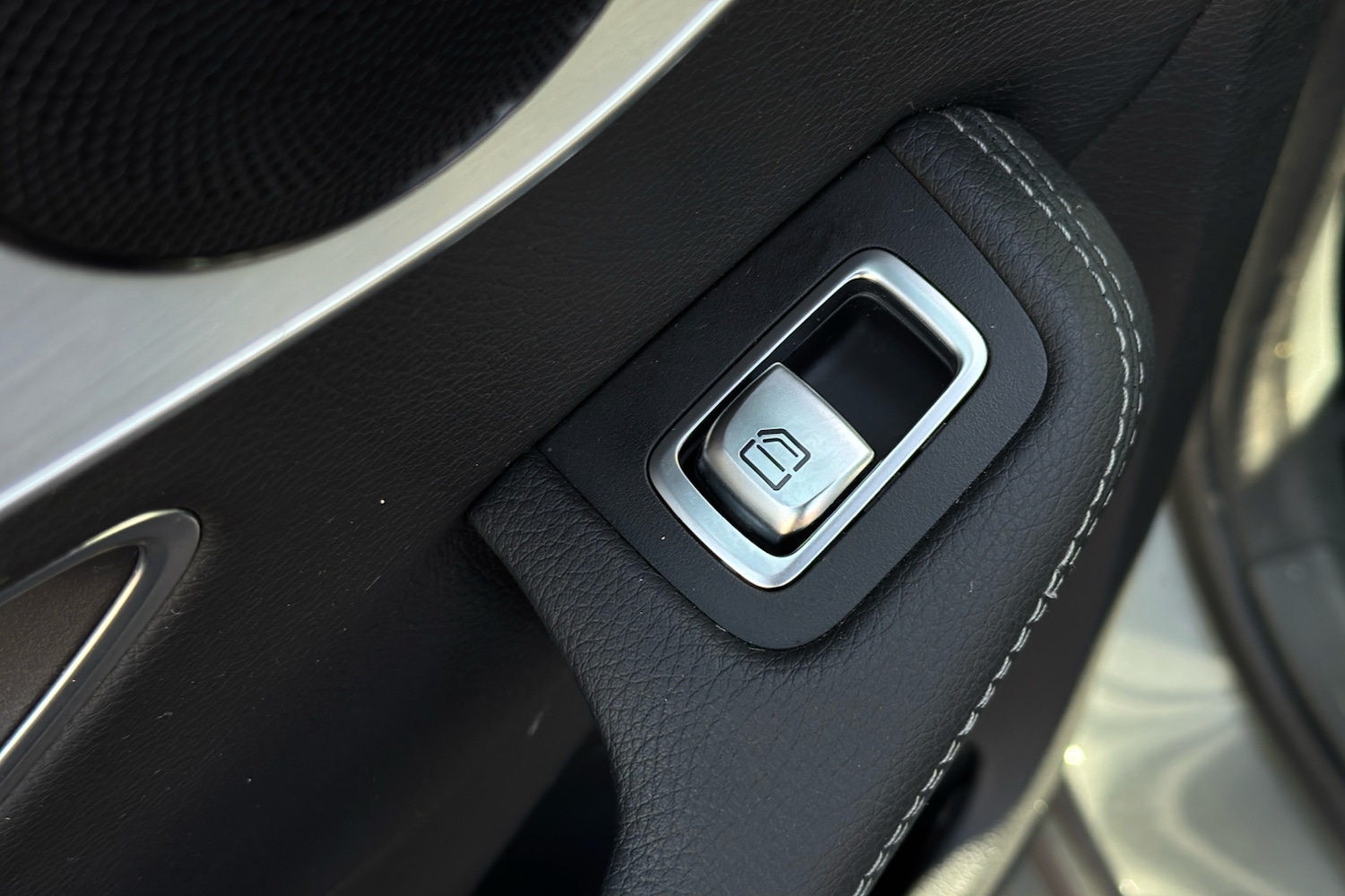 Used Mercedes-Benz C Class 2016 for sale - 76316092: Photo 38