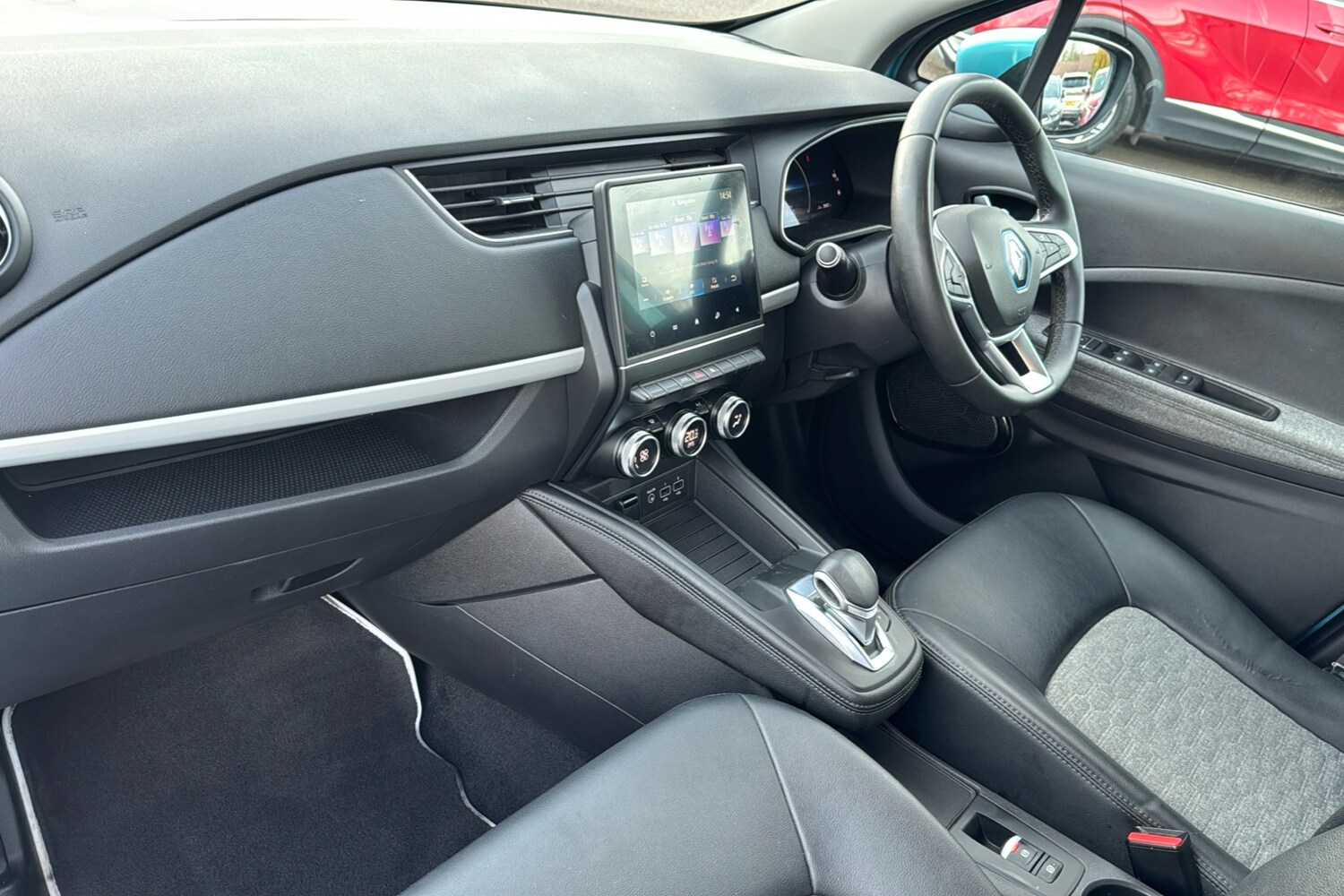 Used Renault Zoe 2021 for sale - 76789785: Photo 11