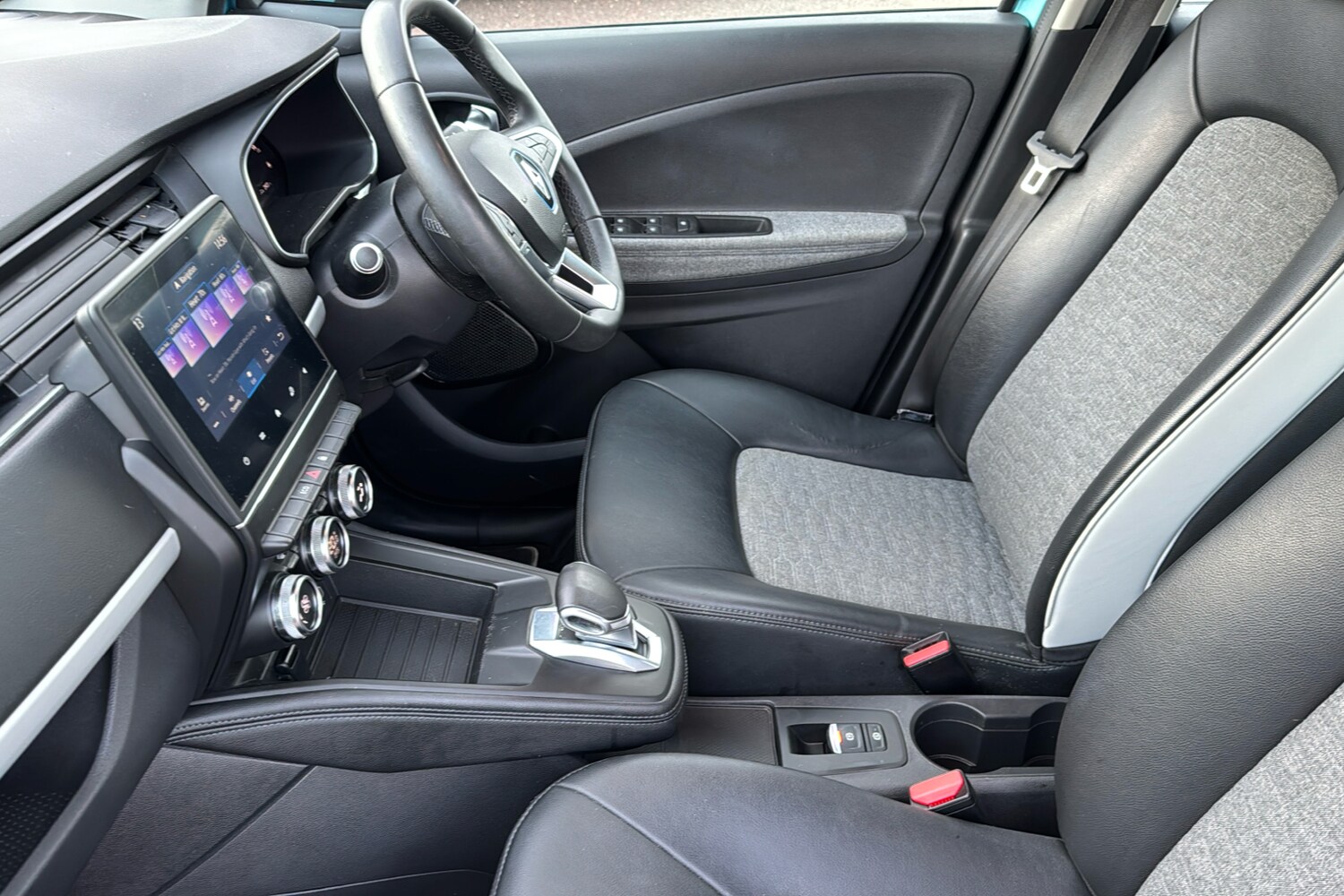 Used Renault Zoe 2021 for sale - 76789785: Photo 42