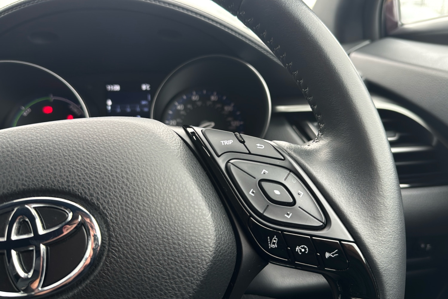 Used Toyota C-HR 2022 for sale - 77675187: Photo 18