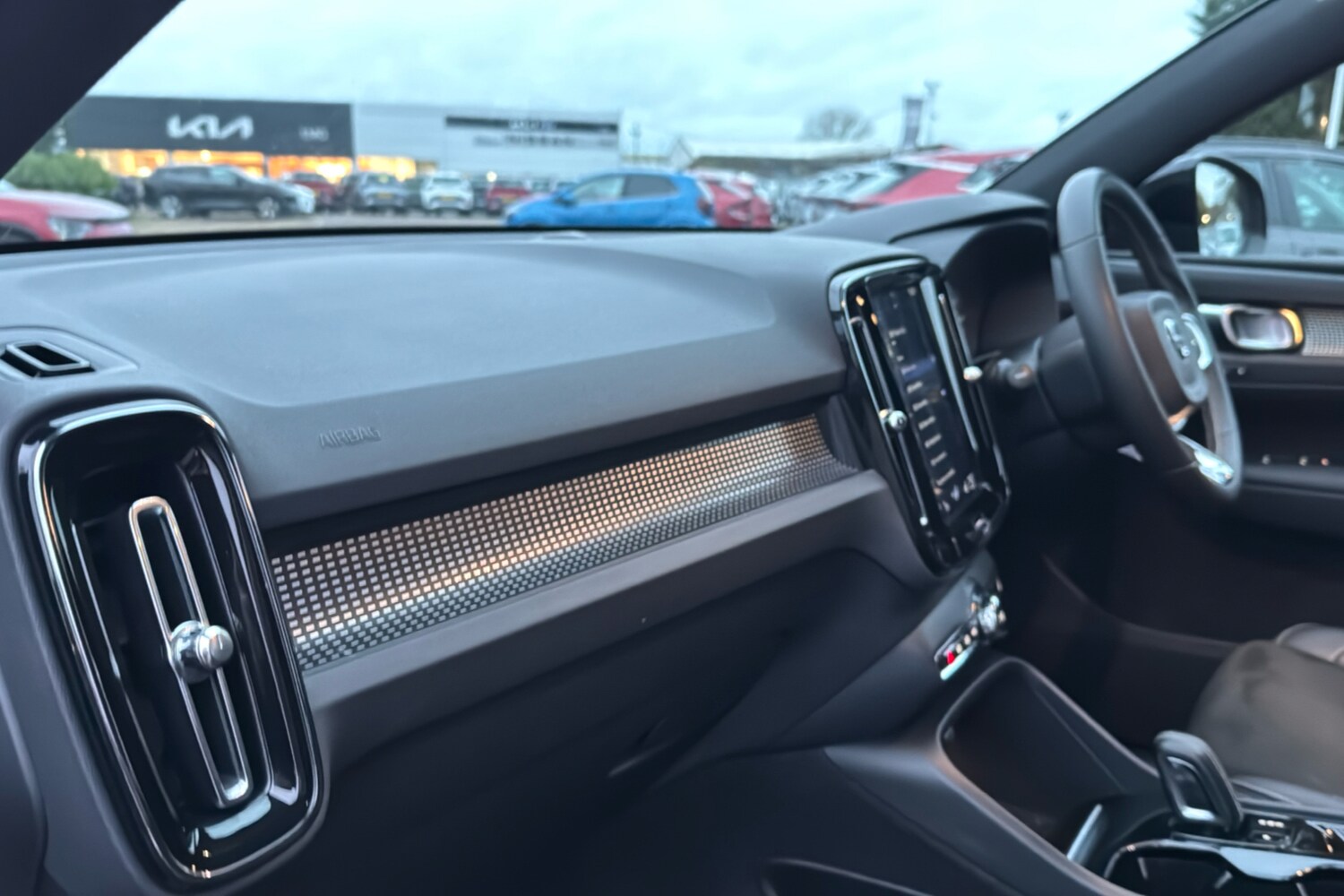 Used Volvo XC40 2018 for sale - 76732583: Photo 43