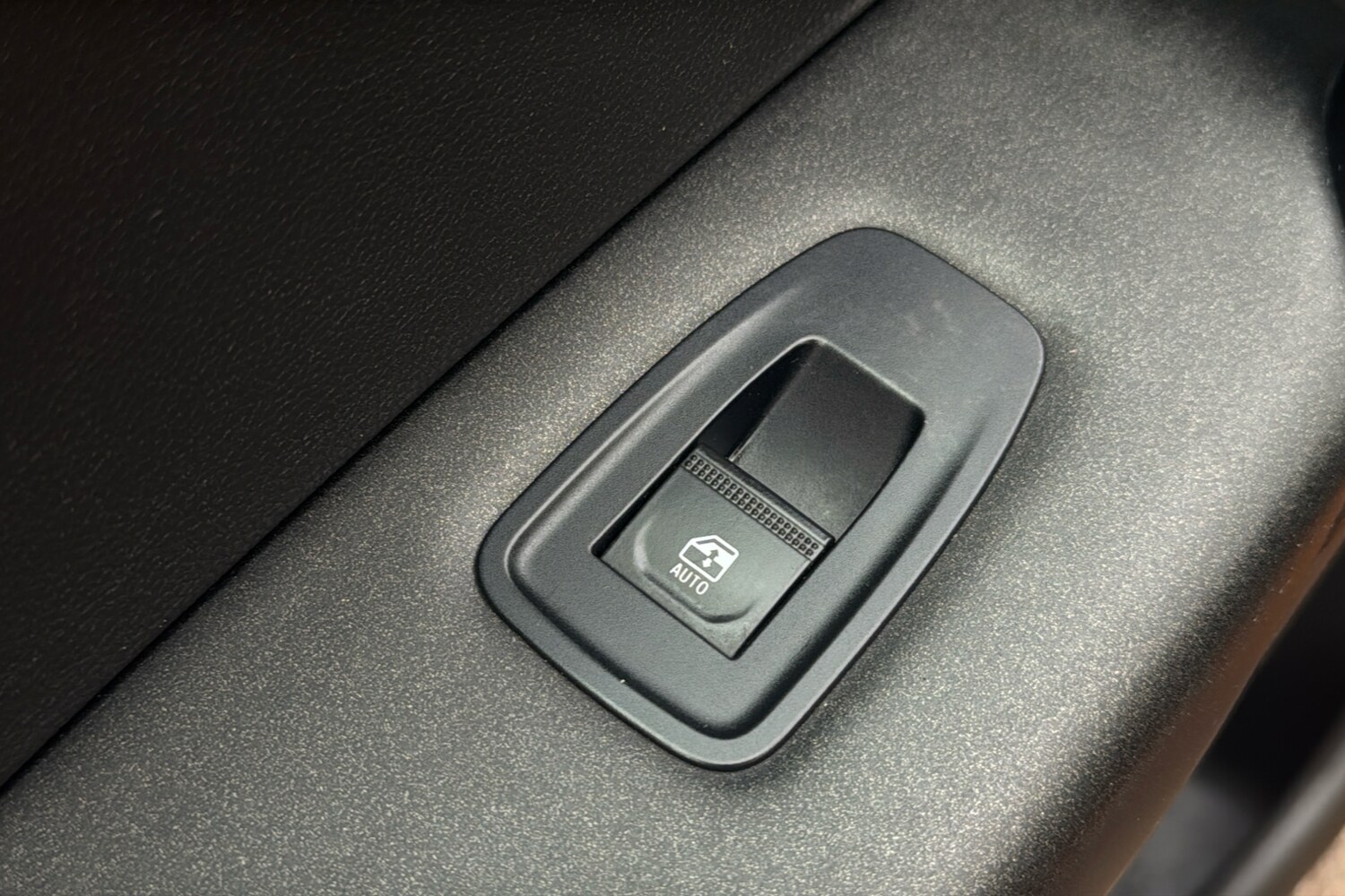 Used Renault Captur 2020 for sale - 76339431: Photo 35