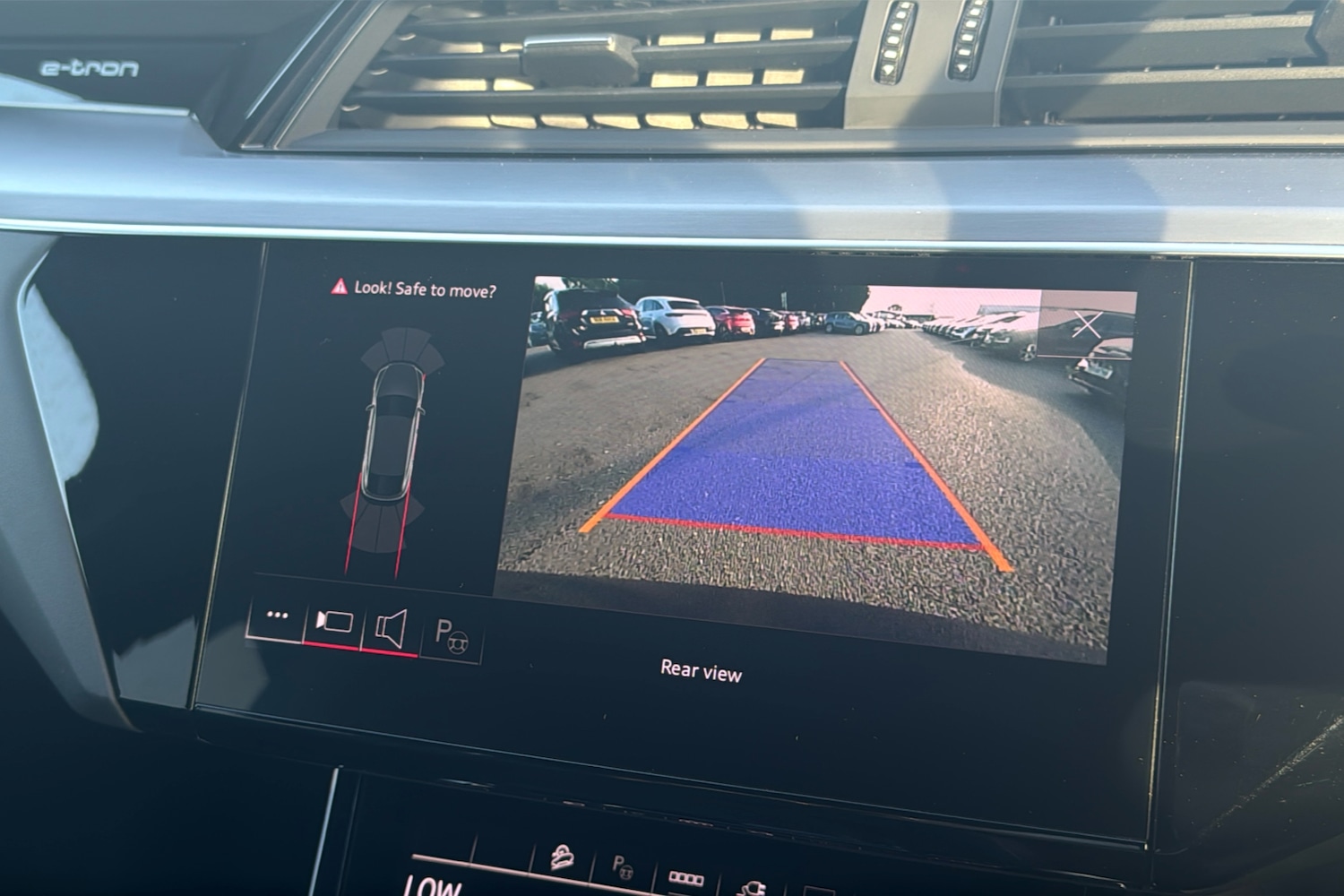 Used Audi e-tron 2022 for sale - 76141347: Photo 48
