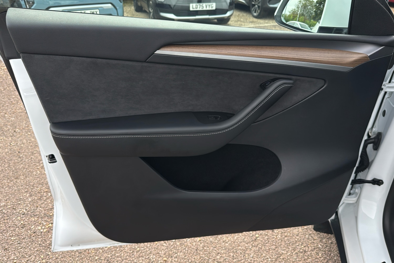 Used Tesla Model Y 2024 for sale - 76141339: Photo 42