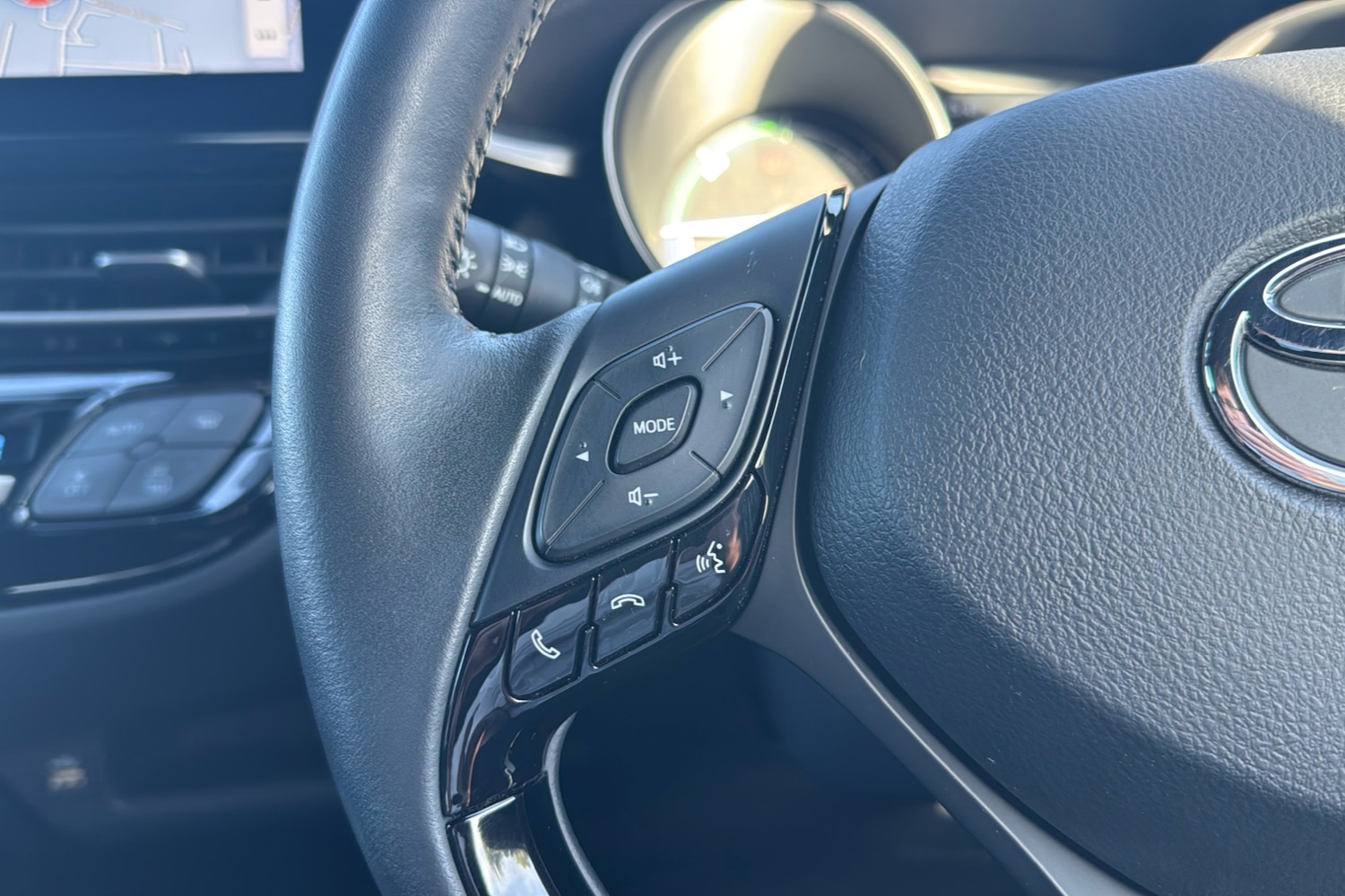 Used Toyota C-HR 2023 for sale - 76004048: Photo 17