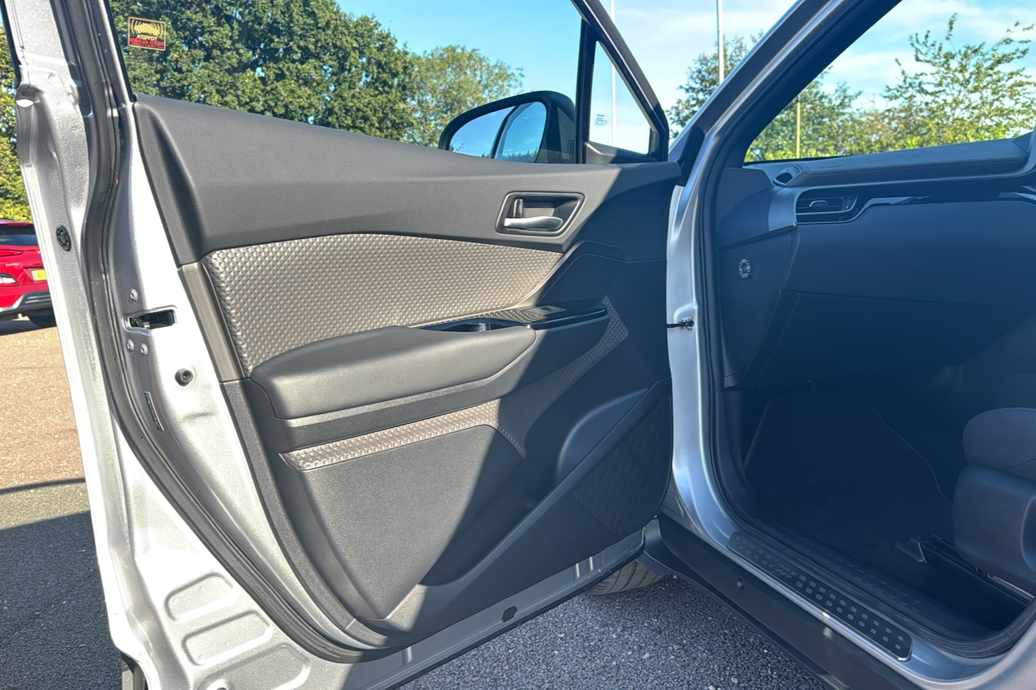 Used Toyota C-HR 2023 for sale - 76004048: Photo 34