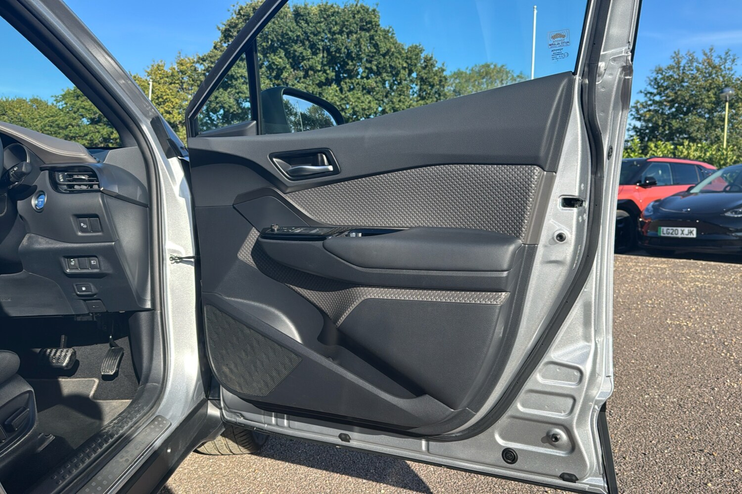 Used Toyota C-HR 2023 for sale - 76004048: Photo 40