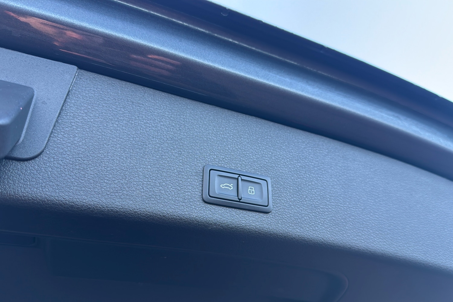 Used Audi Q8 e-tron 2023 for sale - 76955365: Photo 24