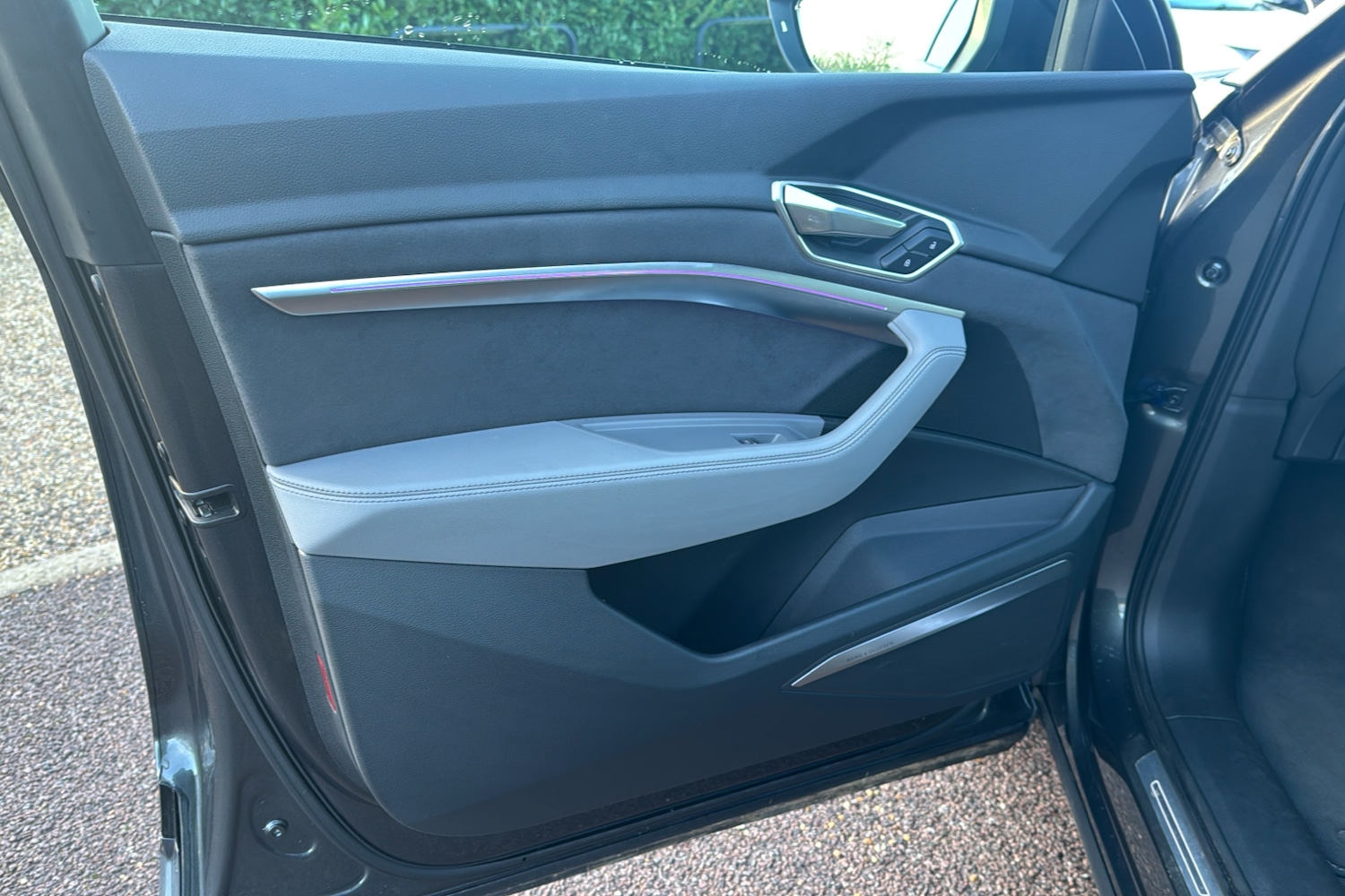 Used Audi Q8 e-tron 2023 for sale - 76955365: Photo 42