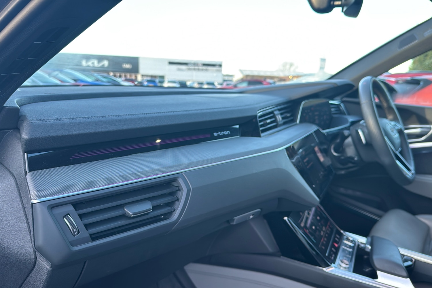 Used Audi Q8 e-tron 2023 for sale - 76955365: Photo 43