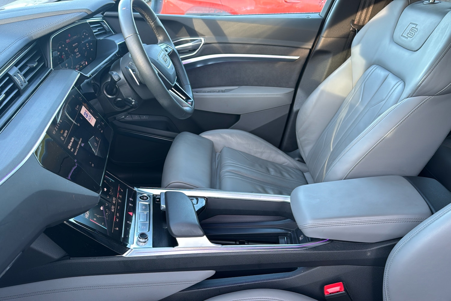 Used Audi Q8 e-tron 2023 for sale - 76955365: Photo 44