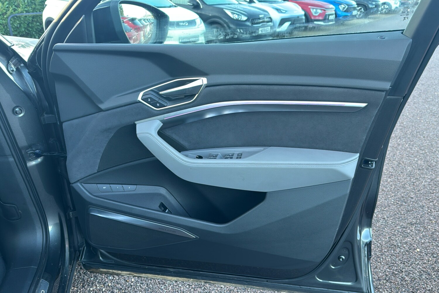 Used Audi Q8 e-tron 2023 for sale - 76955365: Photo 46