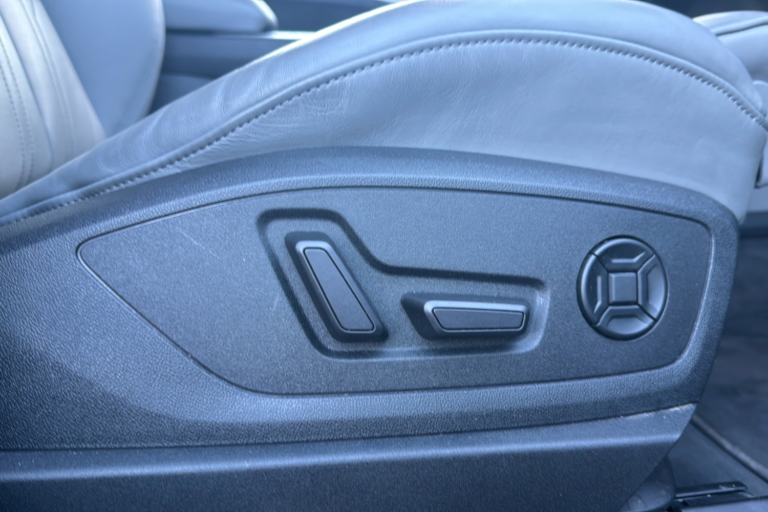 Used Audi Q8 e-tron 2023 for sale - 76955365: Photo 48