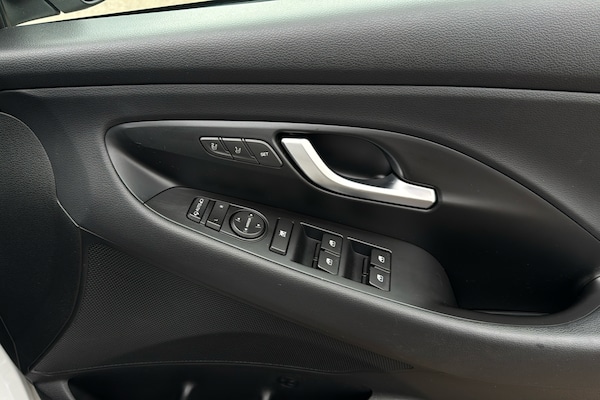 Used Hyundai i30 2021 for sale - 76219544: Photo 46
