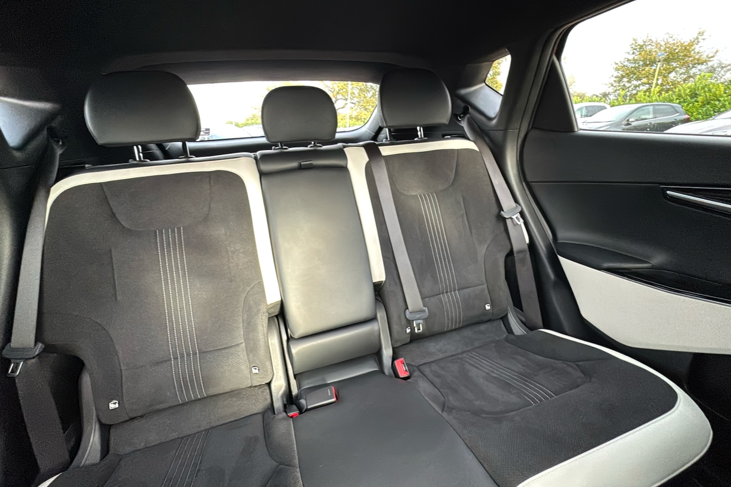 Used Kia EV6 2022 for sale - 76637130: Photo 12