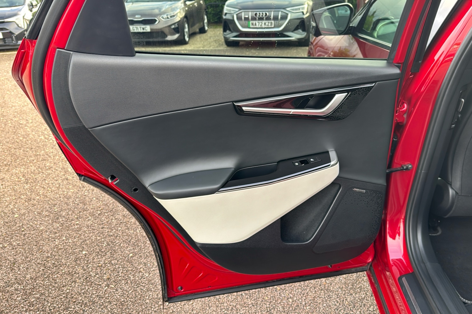 Used Kia EV6 2022 for sale - 76637130: Photo 38