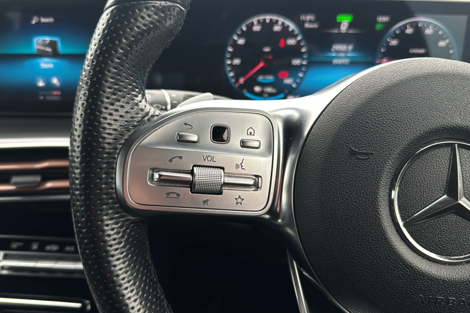 Used Mercedes-Benz EQC 2021 for sale - 76390970: Photo 17