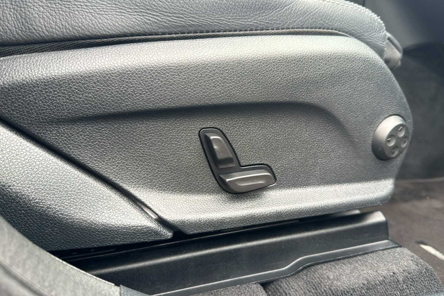 Used Mercedes-Benz EQC 2021 for sale - 76390970: Photo 48