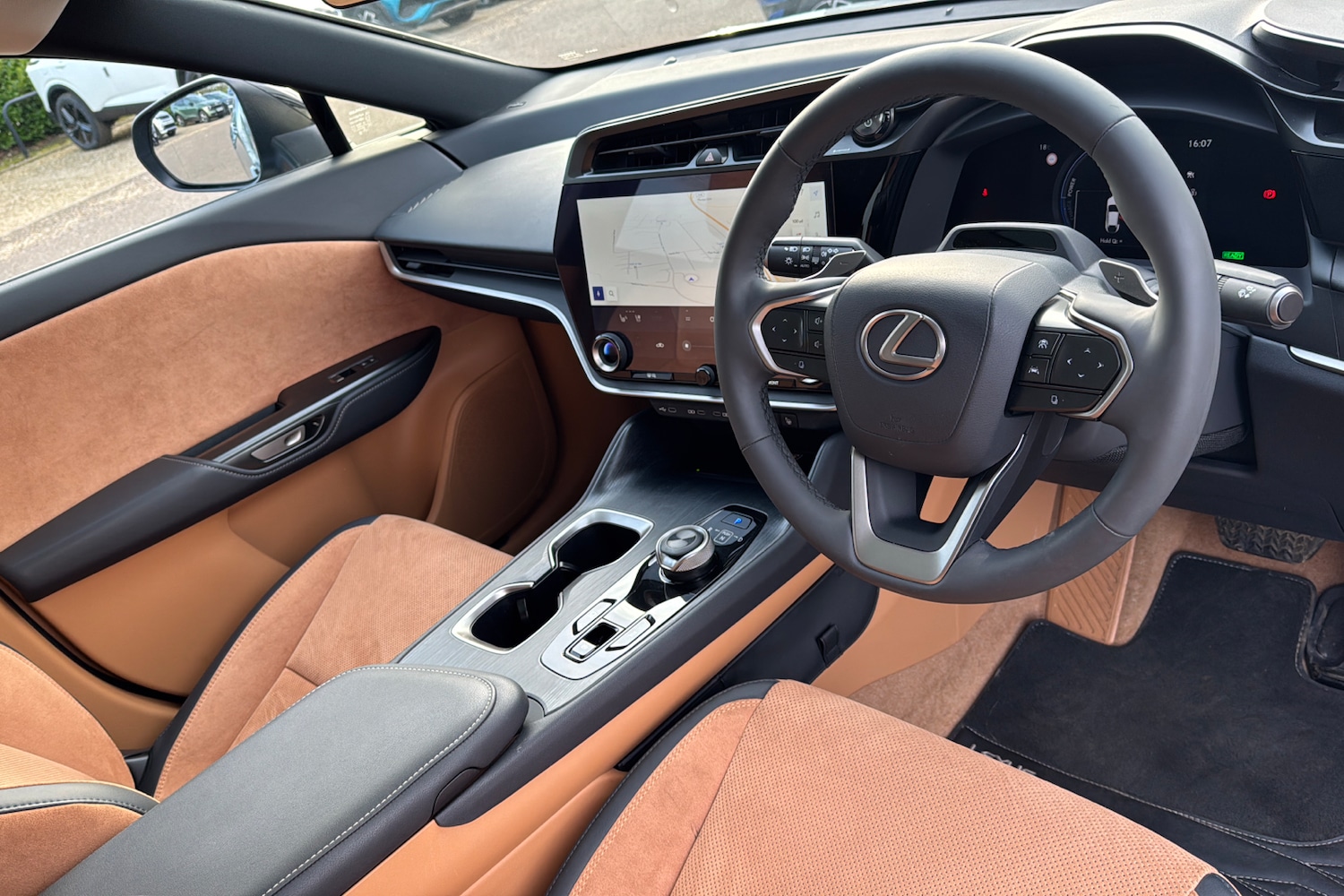 Used Lexus RZ 2024 for sale - 76461064: Photo 10